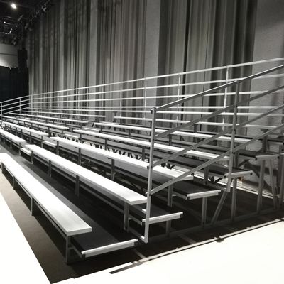 Хорошая цена Место на открытой трибуне металла спортзала на открытом воздухе, портативное место на открытой трибуне спортзала демонтирует с загородкой онлайн