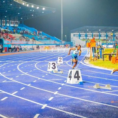 Хорошая цена IAAF аттестовало атлетические идущие следы 13mm полное льют систему онлайн