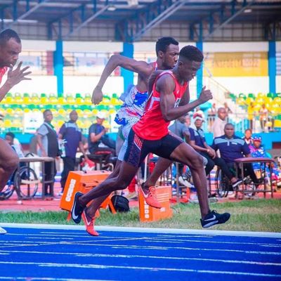 Сборная легкоатлетическая беговая дорожка толщиной 9-15 мм, длительный срок службы и настраиваемые цвета